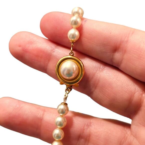 Orquidea Classic Pearls 18KT Gold Plated 925 Sterling Silver Clasp Necklace - Picture 3 of 13